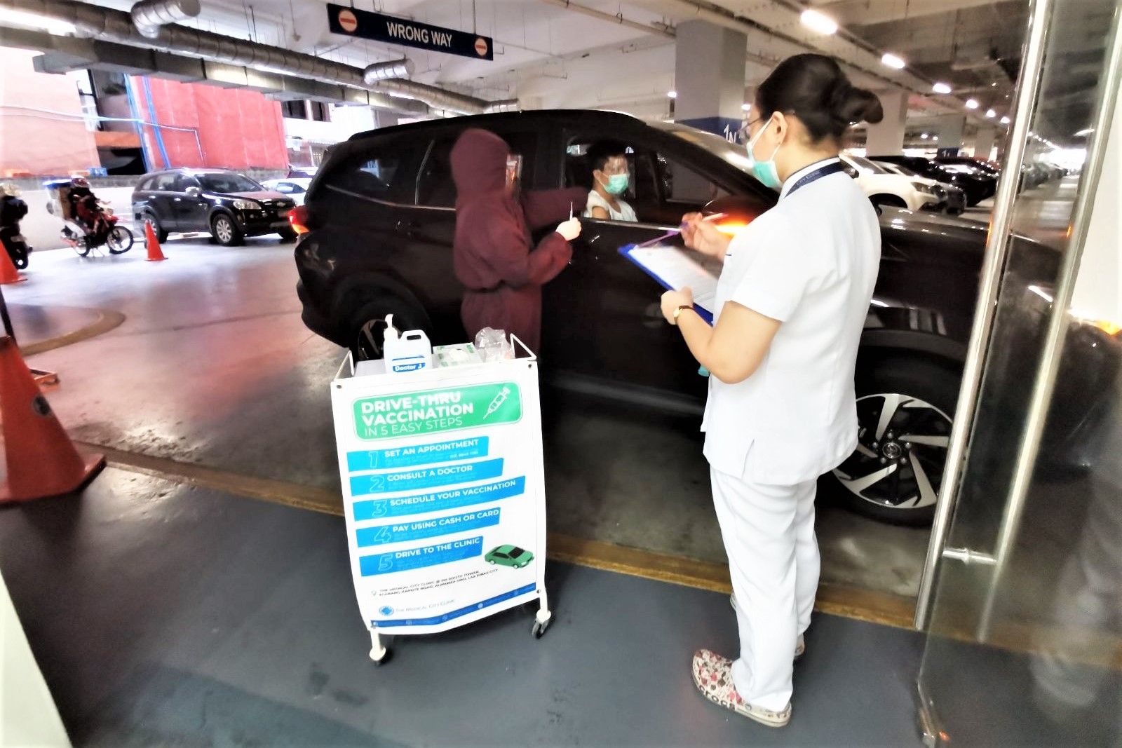 Drive-Thru Vaccination at The Medical City Clinic @ SM South Tower
